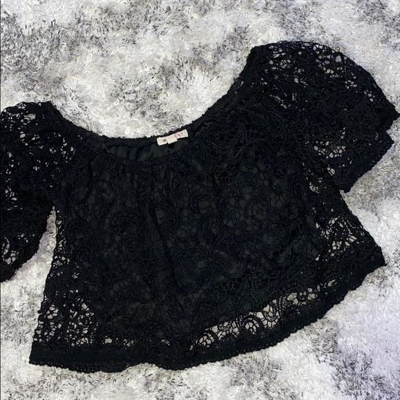 Lace off the shoulder crop top - Picture 1 of 2